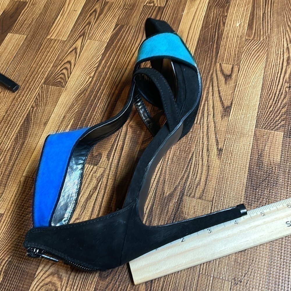 Dominique Nicole women’s blue/black/turquoise suede like heels. Size 7.5. - Picture 6 of 8